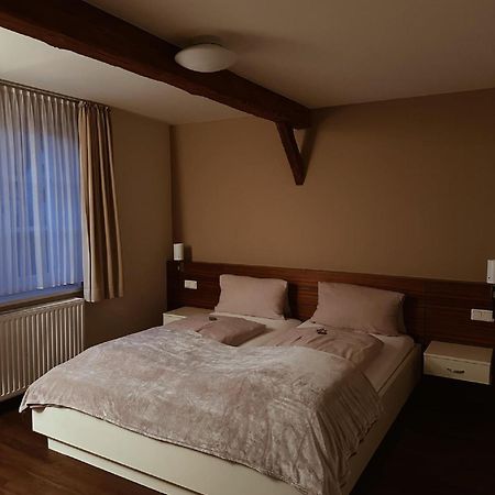 Gasthaus Lindenhof Hotel Much Luaran gambar