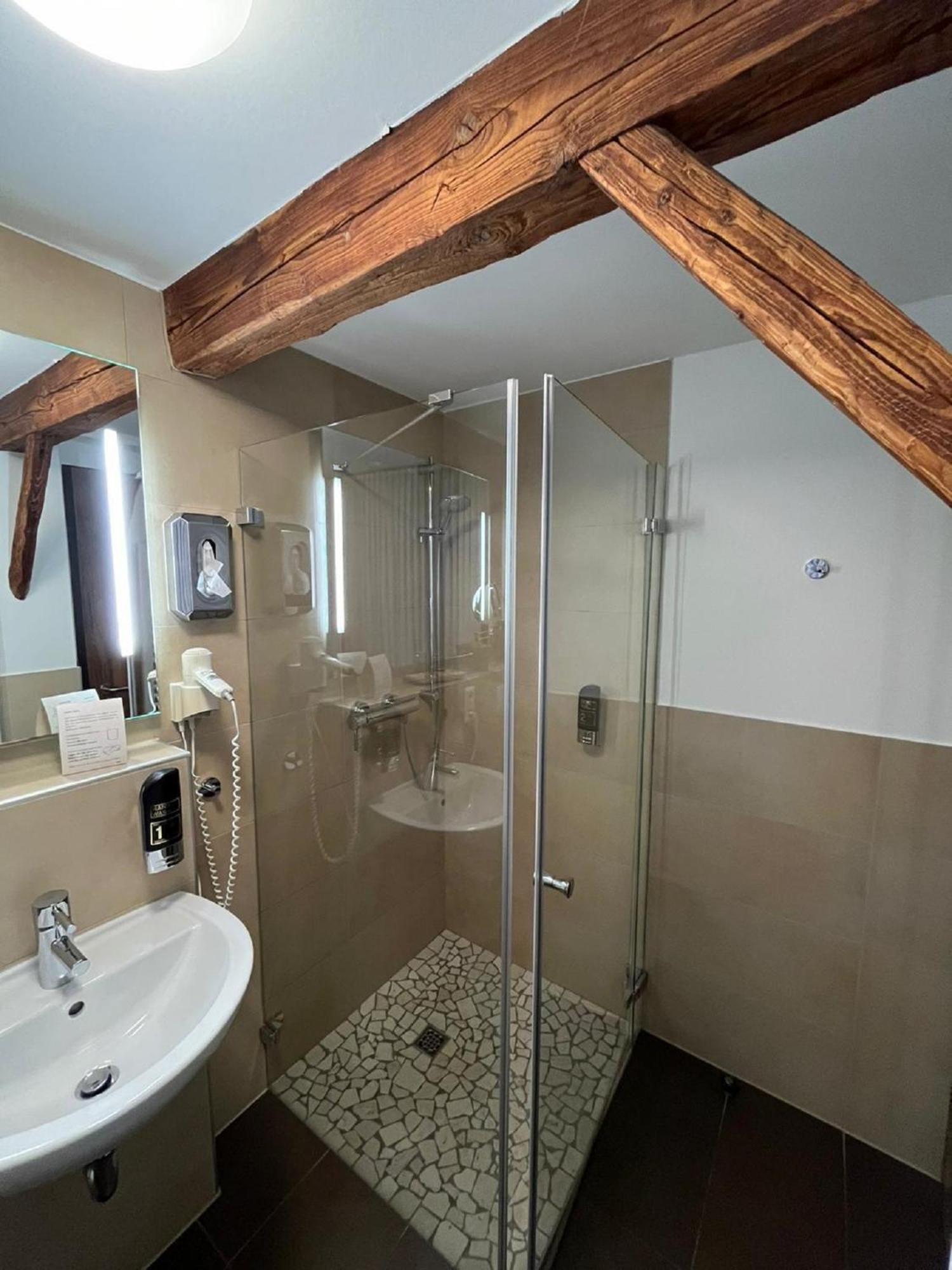 Gasthaus Lindenhof Hotel Much Luaran gambar