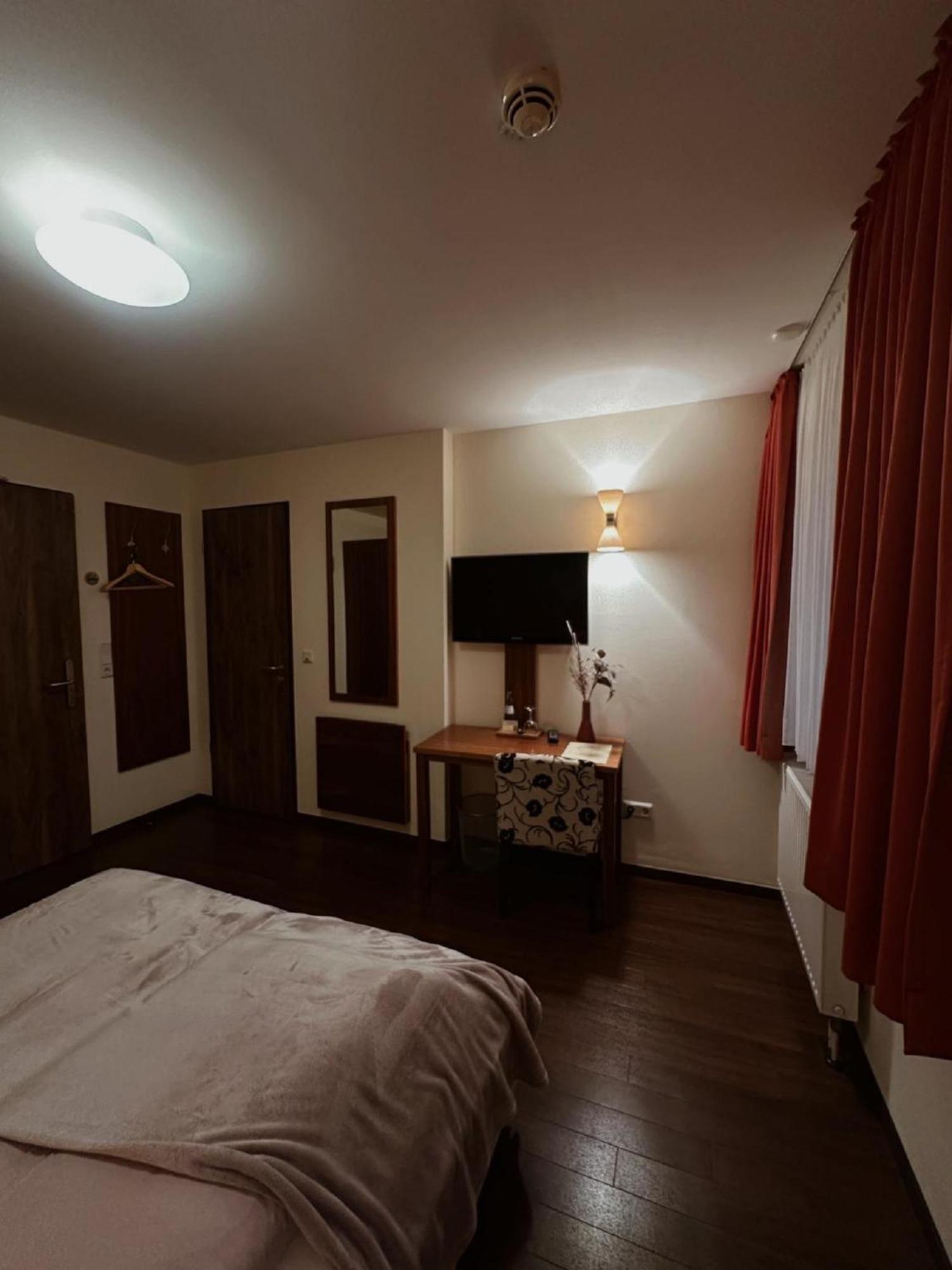 Gasthaus Lindenhof Hotel Much Luaran gambar