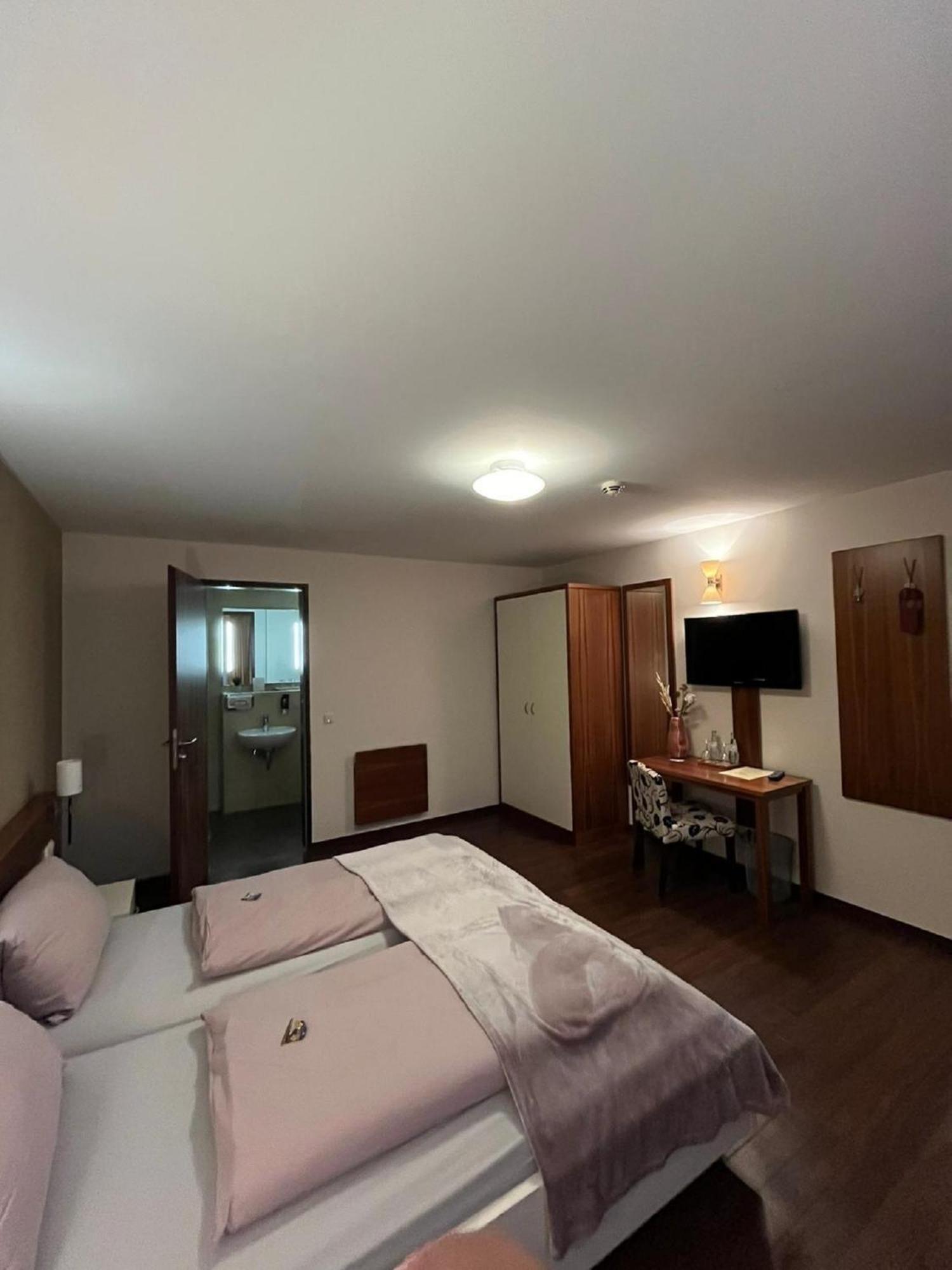 Gasthaus Lindenhof Hotel Much Luaran gambar