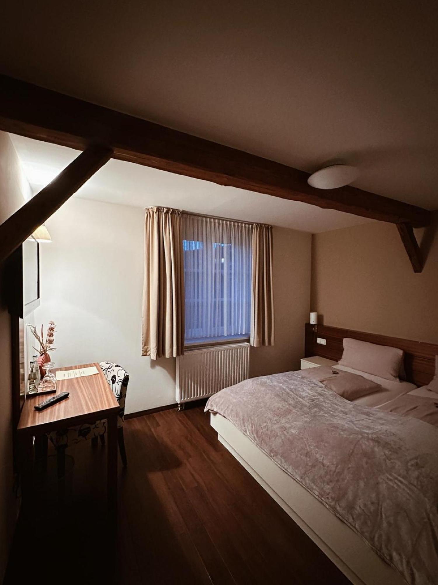 Gasthaus Lindenhof Hotel Much Luaran gambar