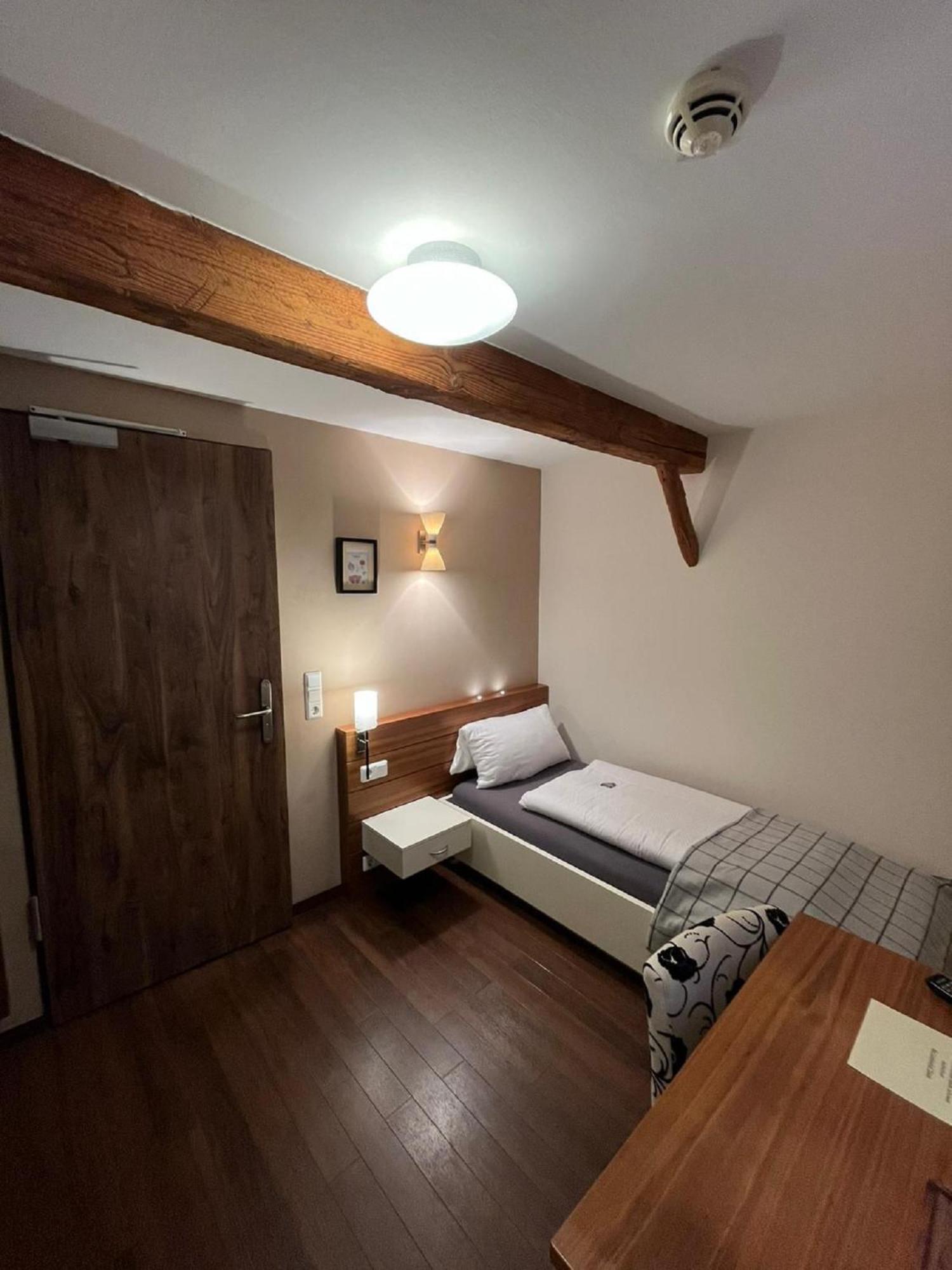 Gasthaus Lindenhof Hotel Much Luaran gambar